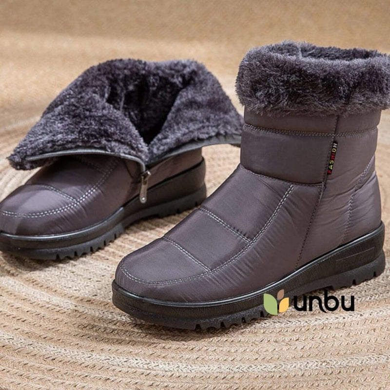 Bota de Inverno Feminina com pelúcia - Impermeável - Cano Médio com Zíper - Frete Grátis